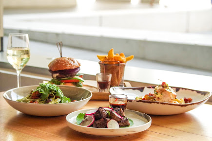 Planar Bar & Restaurant